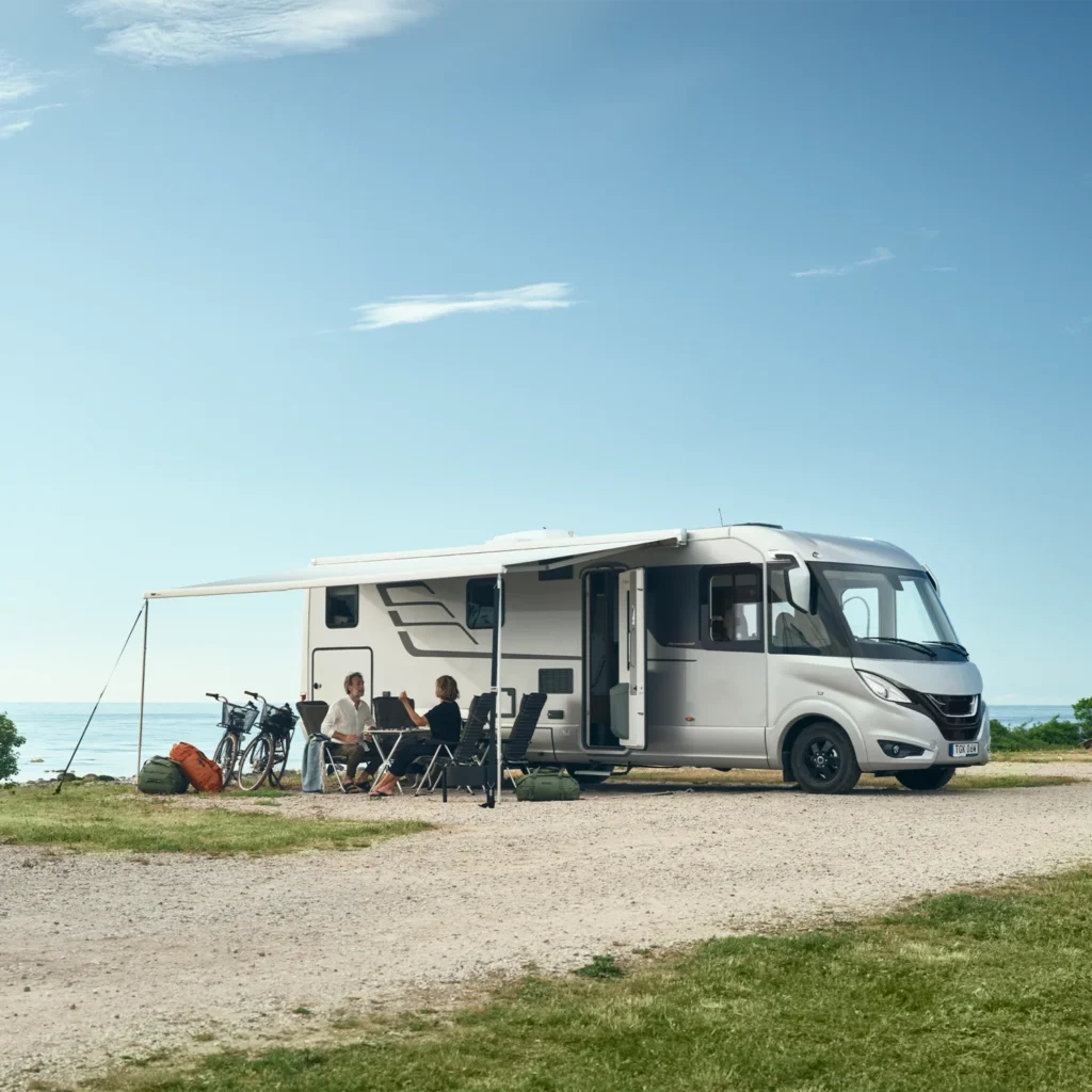 Thule Omnistor 8000 Motorized (6.00x2.75)