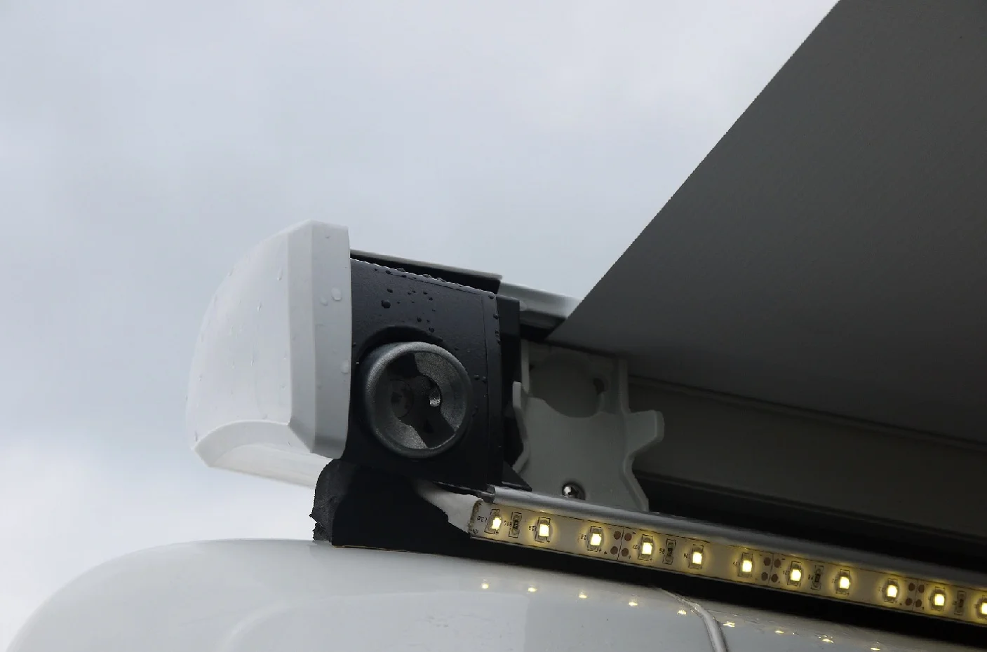 Thule LED Montaj Rayı TO 6300/6200/9200